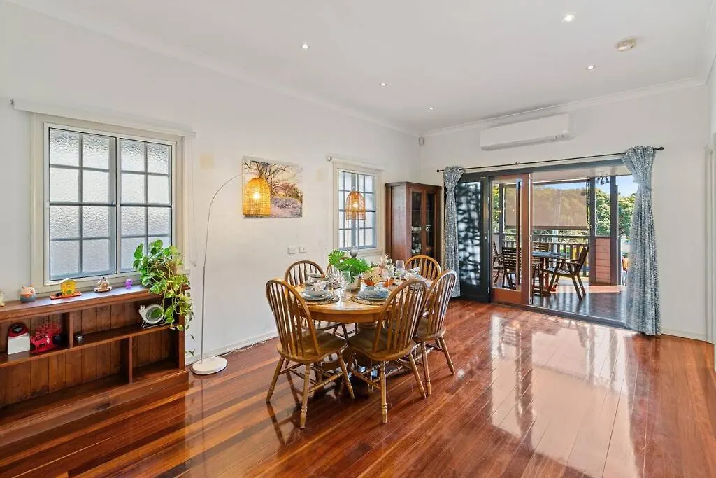 Artistic Queenslander With Park Views - Near City! Brisbane