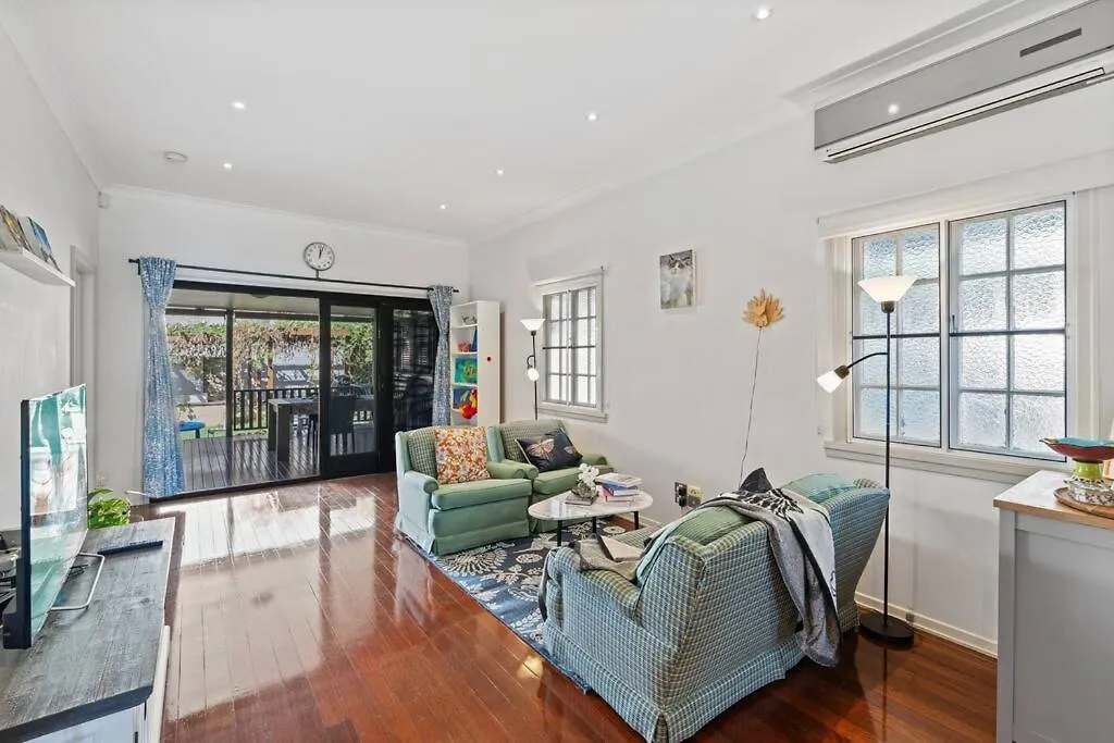 Holiday home Artistic Queenslander With Park Views - Near City! Brisbane