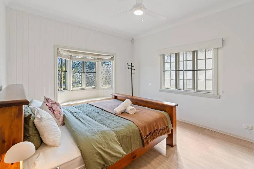 Artistic Queenslander With Park Views - Near City! Brisbane Holiday home