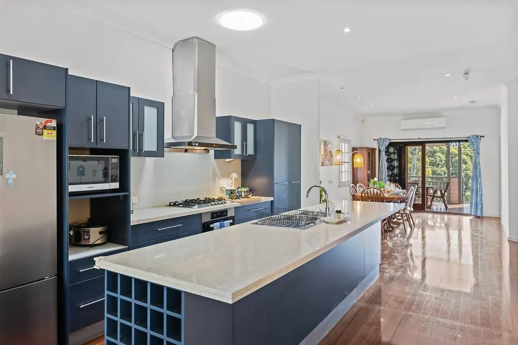 Holiday home Artistic Queenslander With Park Views - Near City! Brisbane