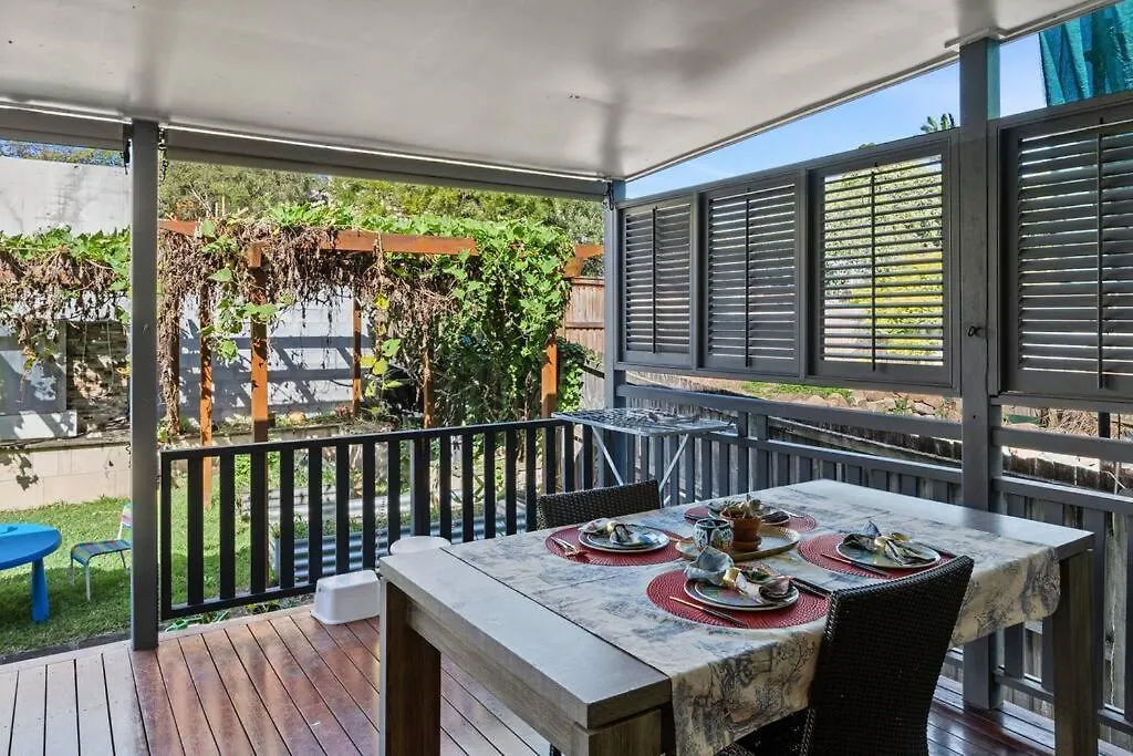 Holiday home Artistic Queenslander With Park Views - Near City! Brisbane Australia